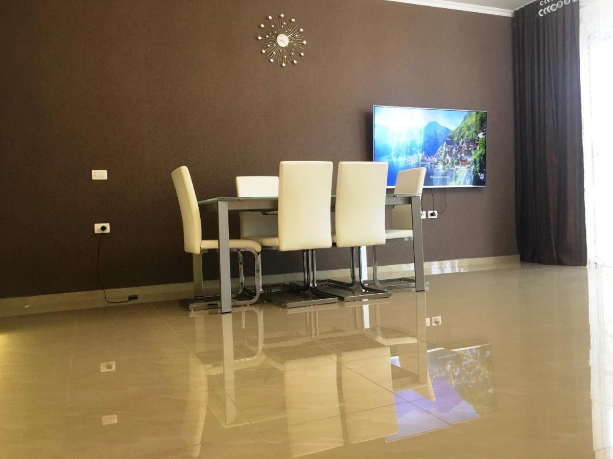 Royal Queen And King Luxury Apartment Sarandë Eksteriør billede