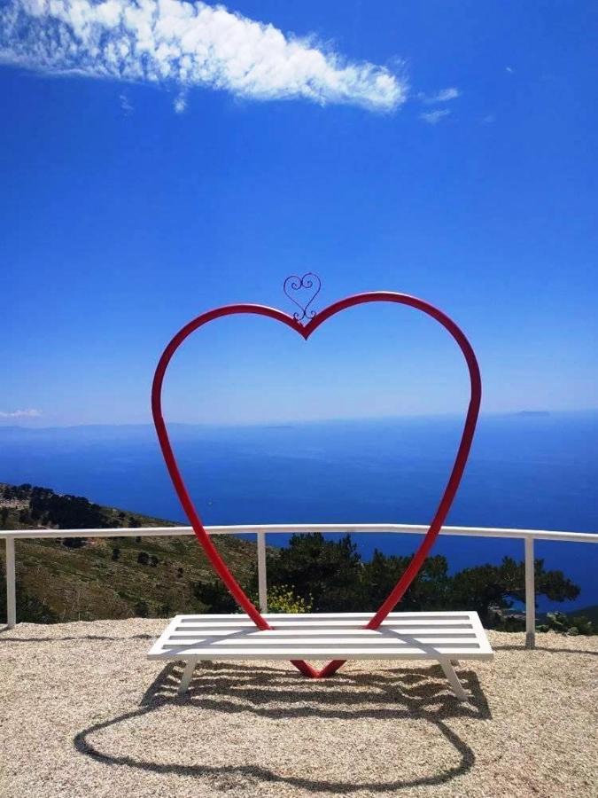 Royal Queen And King Luxury Apartment Sarandë Eksteriør billede