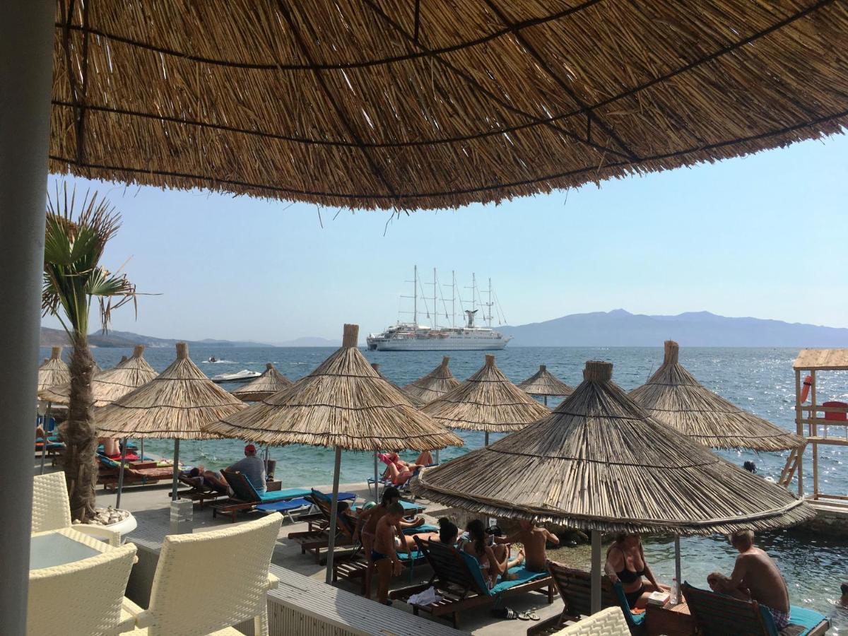 Royal Queen And King Luxury Apartment Sarandë Eksteriør billede